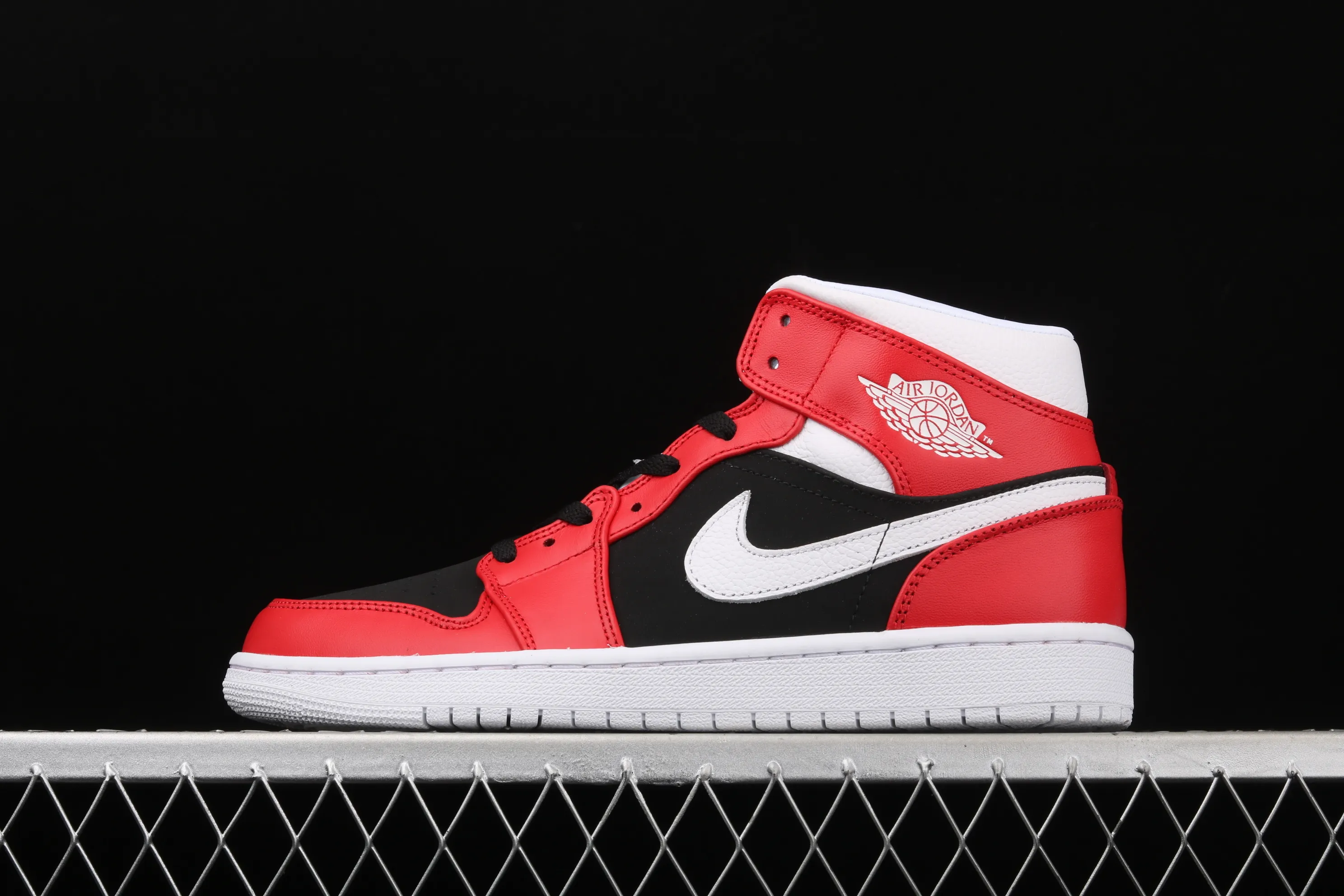 All categories Air Jordan Jordan series basketball shoes Air Jordan 1 Mid Air Jordan1 Mid AJ1 Joe 1 Little Chicago China basketball shoes BQ6472-601